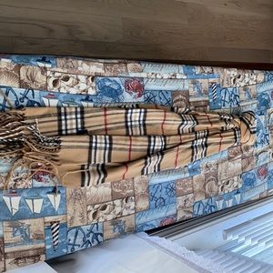 Tan, black, red and white plaid scarf 🧣